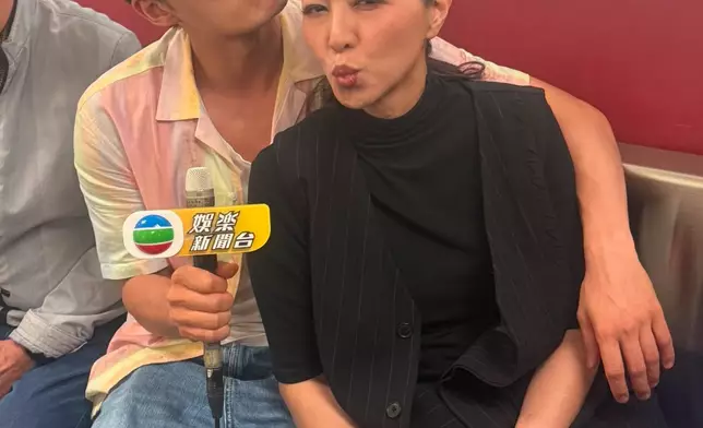 周嘉洛、滕麗名受訪都咁有愛。