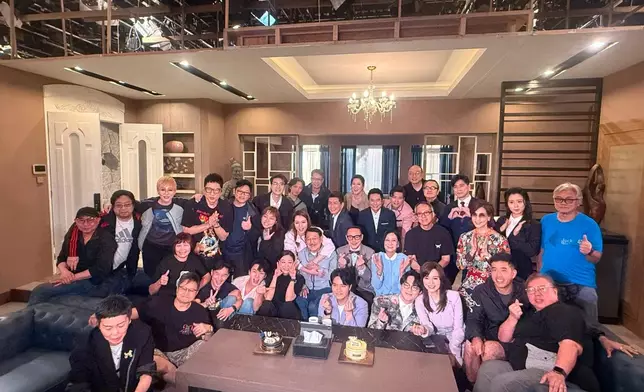 幕後工作人員一齊影大合照。