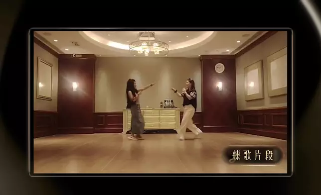 黃寶欣與淑情賽前積極練舞。