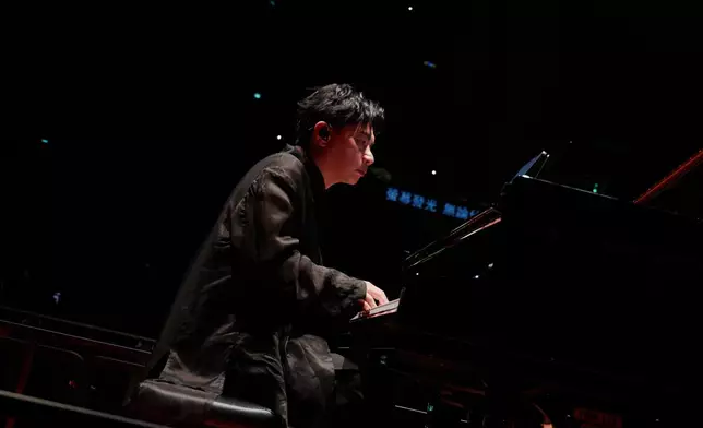 陳輝陽親自解構新版《漩渦》編曲理念，指不想重複原版，以「惡夢」感覺呈現新故事。