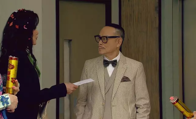 大小姐遞辭職信，尚善跟住遞，一齊昂然離開接龍。