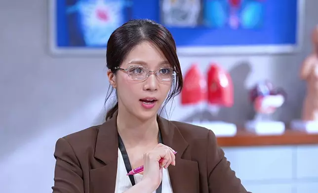佢哋集集都好認真拆解。