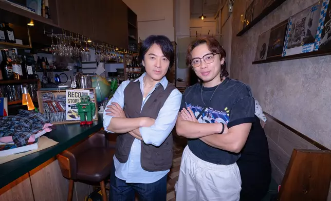 伊健頭號Fans、樂隊Nowhere Boys主音Van突然探班。