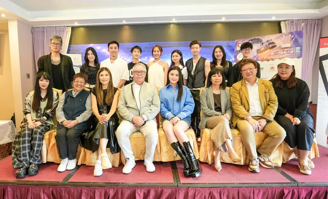 Chantel向雷安娜和盧業瑂取經，吸收歌唱心得，並從評判評語中獲益良多。
