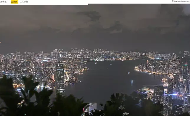 7月25日晚上11時45分的維港。天文台圖片