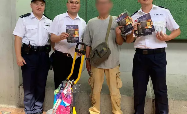 葵青區防火委員會聯同多個部門打擊非法燃油轉注活動。民政事務總署FB圖片
