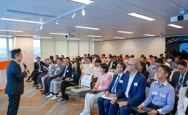 教育局首席教育主任林威廉博士致辭