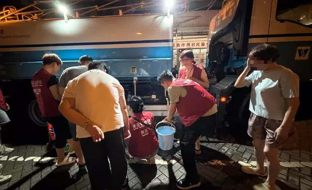 民政團隊繼續支援西灣河及筲箕灣停水事故。FB圖片