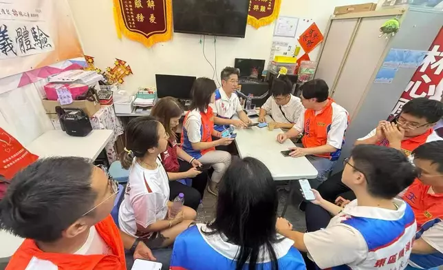 民政團隊繼續支援西灣河及筲箕灣停水事故。FB圖片