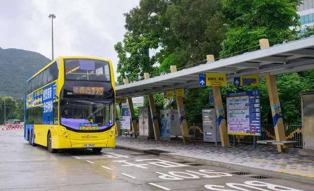 新香港仔隧道巴士轉乘站7月26日啓用，提升巴士服務效率及乘客候車體驗。 政府新聞處圖片