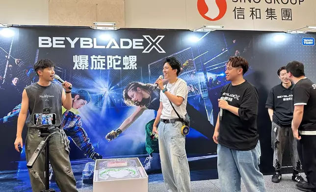 游學修與JFFT成員現場進行星級挑機環節，與粉絲互動