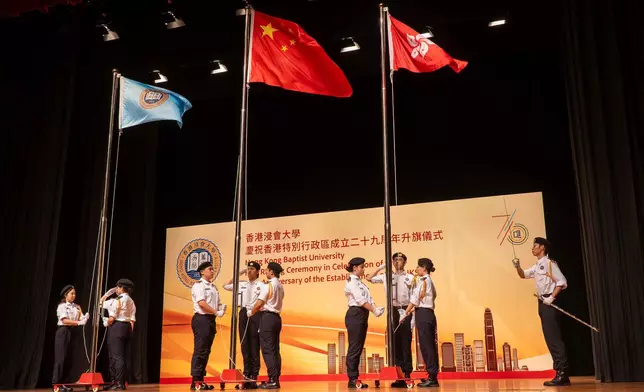 浸大學生升旗隊肩負升旗的莊嚴任務。