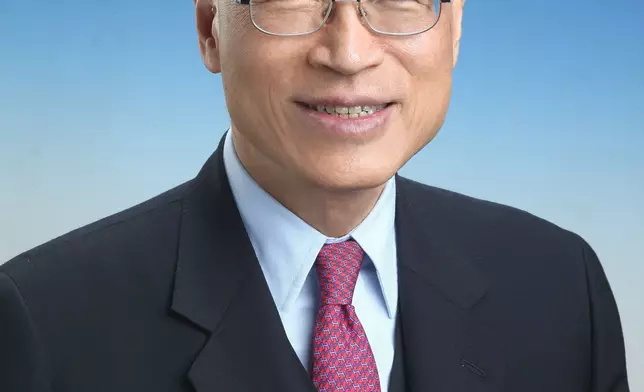 知名經濟學家、前香港中文大學校長劉遵義