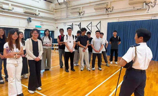 內地港生研學團訪警察學院 23人體驗訓練裝備