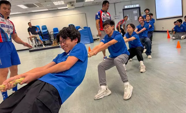 警察樂隊少年團體驗拔河 60團員分組對決煉團隊精神
