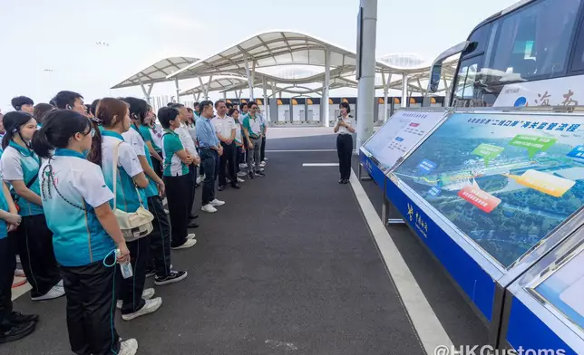 香港海關辦海南航天科技探索之旅 陳子達率50名會員考察自貿港