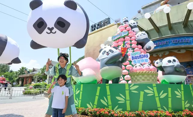 海洋公園辦大熊貓生日慶典 盈盈樂樂龍鳳胎迎兩歲生辰