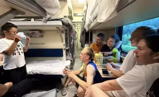 0名媽媽暑假帶孩子展開鐵道旅行，計劃歷時39日搭乘火車橫穿歐亞9國抵達意大利羅馬。網上圖片