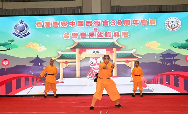 泉州少林寺武僧團進行武術表演。