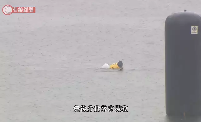 大埔大尾篤一帶舉行的三項鐵人賽發生事故，一名男參賽者在游泳項目後懷疑失聯。有線新聞截圖