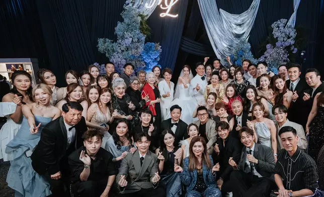《愛．回家》初代家族成員及圈中好友紛紛到場祝賀。