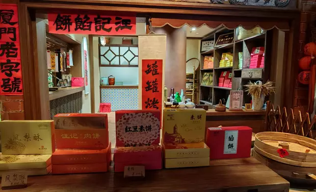 遊客可以購買不同閩南手信。美食巴士的報記者攝