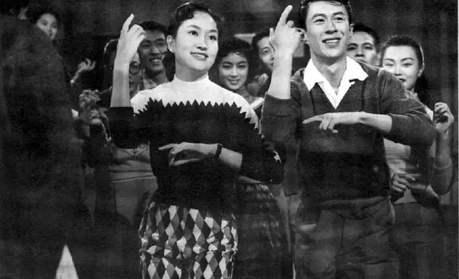《曼波女郎》
