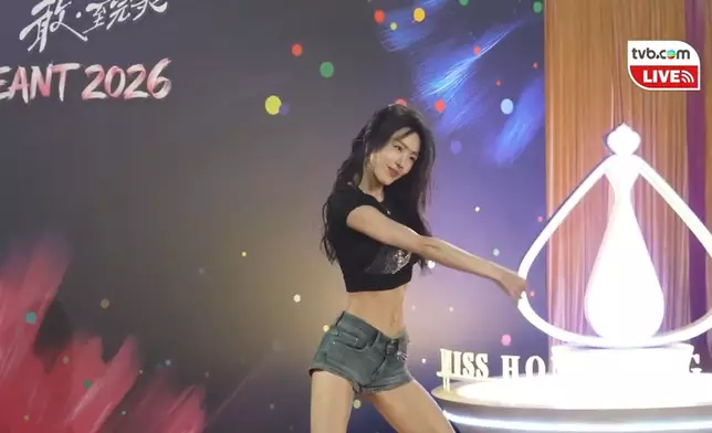 5號魏欣表演混合了現代及拉丁舞元素的Kpop Dance。