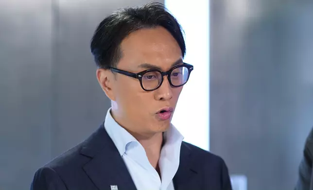 大家都好認真聽姚啟恒教授講解。