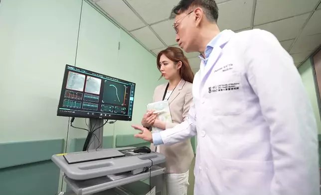 梁凱晴親眼見證了解「傳統冠狀動脈造影」與「caFFR（冠狀動脈造影-FFR）」嘅不同性。