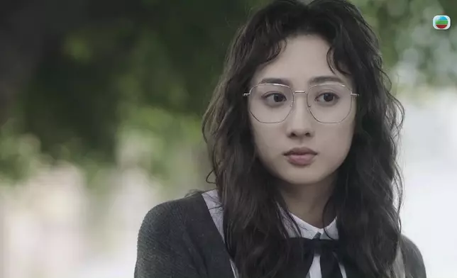 高海寧的年輕版由鍾柔美飾演。
