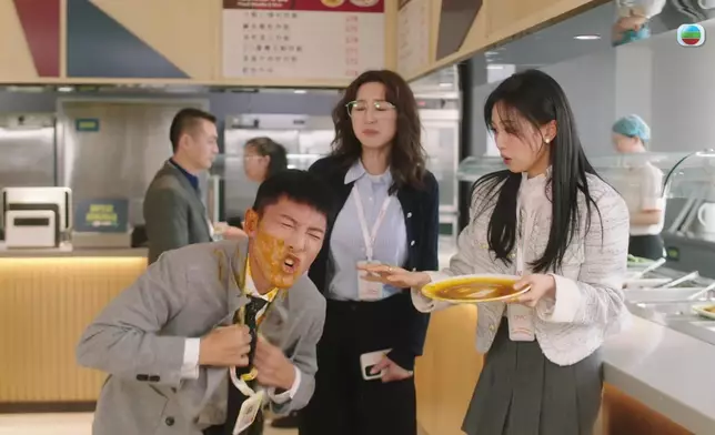 張頴康痛苦表情包。