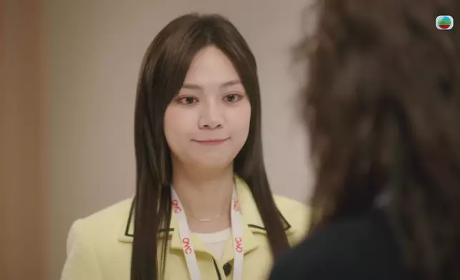 游游的「公主切」造型好靚女。