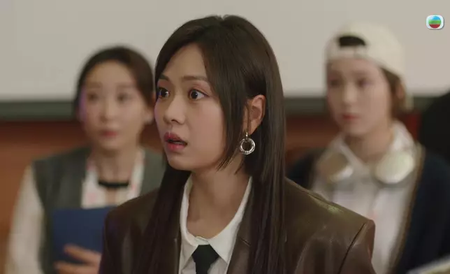 游游的「公主切」造型好靚女。