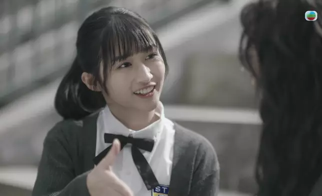 曹銦玲演學生零違和感。