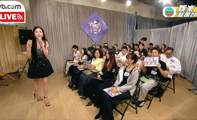 31位參賽者齊集即場估算六合彩開彩顏色波，都算經典。
