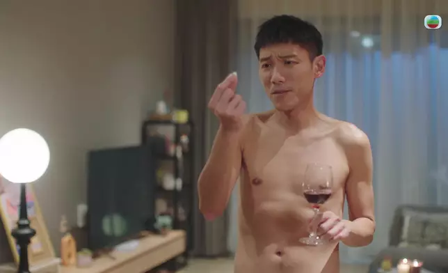 佢哋兩個都蓄勢待發咁嘅款真係好好笑。