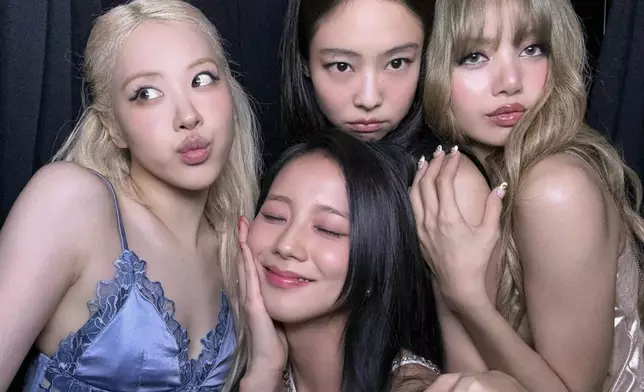 BLACKPINK10週年爭議持續燃燒10日。JISOO IG圖片