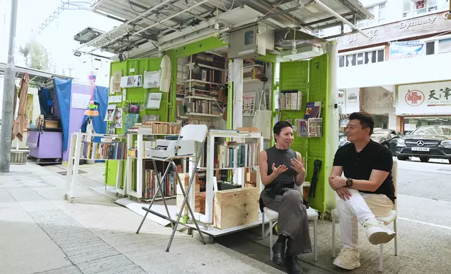 鐵皮屋書店麻雀雖小，但五臟俱全。