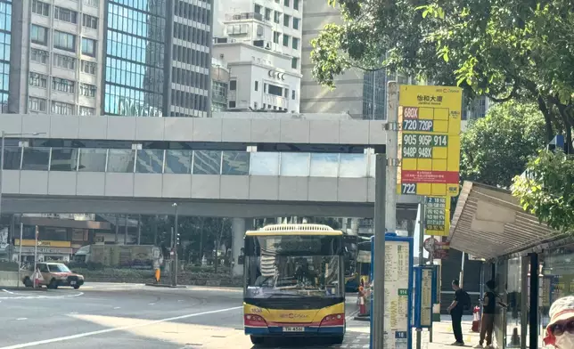 中區中環天氣炎熱。巴士的報記者攝