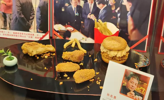 巴士的報記者攝