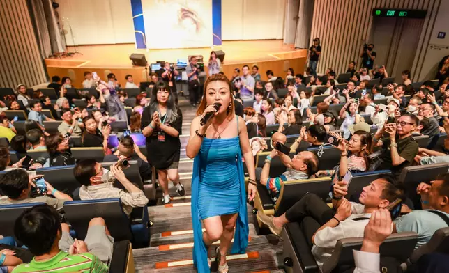 李佳