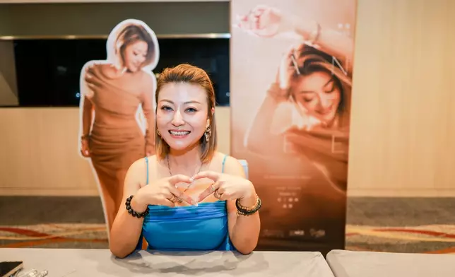 李佳