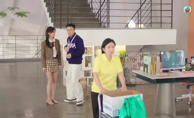 郭柏妍於劇中不停換裝。