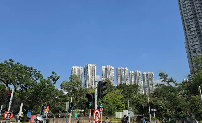 天文台展望星期四仍然酷熱。資料圖片