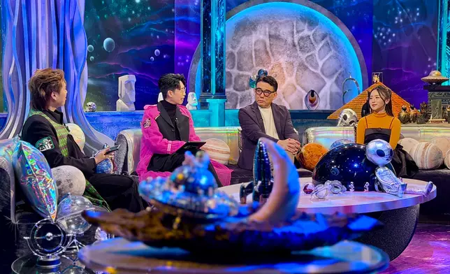 昨晚主題「外星綁架事件」。