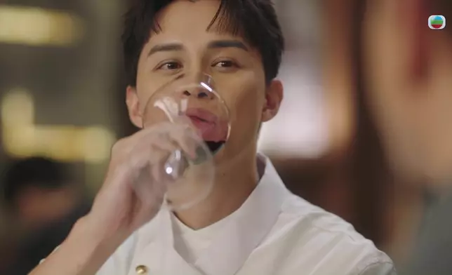 兩大男神眼神過招，好睇呀。