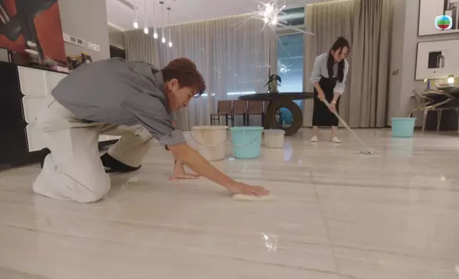 馬明做家務手勢極純熟，果然係好男人。