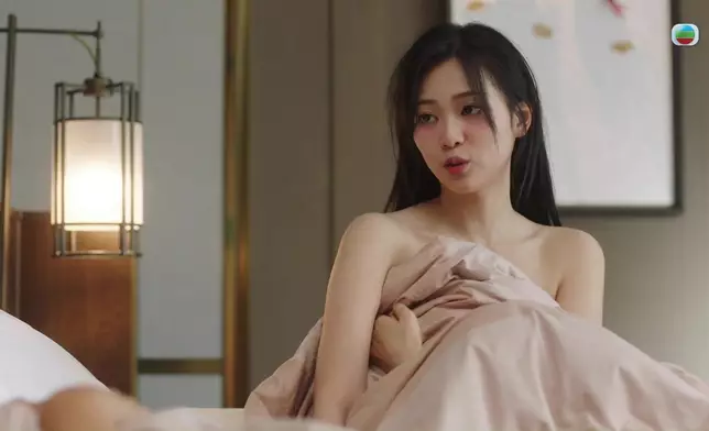 佢去番綠茶身份時，完全係另一個Feel同Energy，難怪網民個個都讚佢做得好好。