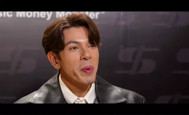 為咗能成功過關，阿古話要改變唱歌習慣。